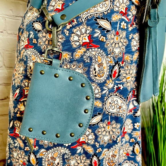 FREE PEOPLE Change Me Up Crossbody Phone & Coin Case Blue Leather Bag--N… - Picture 7 of 16